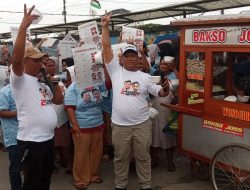 Barisan relawan militan Gibran(Brilian) Berikan Ribuan Porsi Bakso Gratis Pada Warga