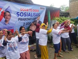 Warga Jagawana Cikarang Bergoyang dan Joget Gemoy Bersama Brilian