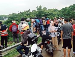 Jasad Bayi Laki – Laki Di Jembatan Kawasan Delta Silicon Tiga Gemparkan Warga