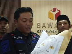 Datangi Bawaslu Kabupaten Bekasi, LIAR Pertanyakan Laporan Pelanggaran Irham Firdaus Caleg Golkar Dapil Satu