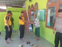 Baksos Religi di Lakukan Polsek Cibarusah, Bersihkan Rumah Ibadah