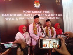 Tri Adhianto dan Abdul Harris Bobihoe, Pendaftar Pertama Calon Walikota dan Wakil Walikota Bekasi Ke KPU