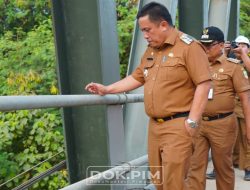 Pantau Progres Perbaikan Jembatan Cipamingkis,Pj Bupati Dedy; Alhamdulilah capai 74 Persen