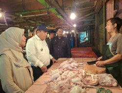 Pj Bupati Bekasi Dedy Supriyadi, Cek Harga Sembako Di Pasar Tambun