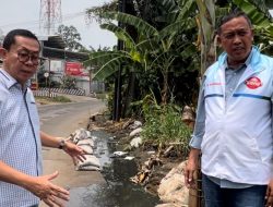 Respon Uhuy Ala Tri Adhianto, Terima Info Via Medsos Dari Warganet. Cuuz, Sekejap Sudah di Lokasi Jalan Rusak