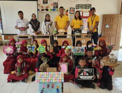 Peringati World Cleanup Day FajarPaper Adakan Edukasi Pengelolaan Sampah bagi Anak-Anak SD di Muara Gembong