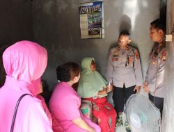 Tiga Warga Tidak Mampu dan Alami Disabilitas Dapatkan Santunanan Dari Polsek Tarumajaya