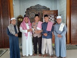 Kapolsek Babelan laksanakan Jumat Religi di Masjid Jamie Nurul Khoir, Sampaikan Pesan Ajak Warga Jaga Kamtibmas