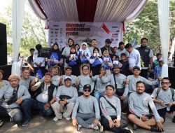 Bareng Komunitas Vespa, Wawali Harris Bobihoe Gaungkan Semangat Kemerdekaan