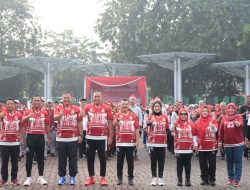 Walikota Bekasi Bersama Ribuan Warga Susuri Jejak Sejarah di Kota Bekasi Berjalan Kaki
