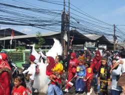 Karnaval Sepeda Hias dan Baju Adat Meriahkan HUT RI ke-80 di RW 01 Pejuang, Medan Satria, Kota Bekasi