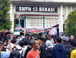 Tidak Terima Anaknya Dilecehkan, Puluhan Orang Tua Murid Geruduk SMPN 13 Kota Bekasi