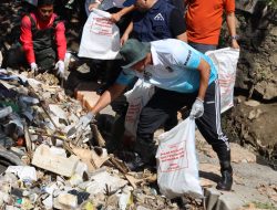 Pandawara dan Wali Kota Bekasi, Tri Adhianto Kolaborasi Aksi Bersih Kali Kapuk