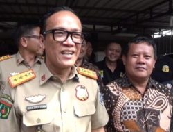 Wamen Tenaga Kerja Sambangi Karyawan Perusahaan di Bekasi