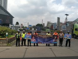 Sat Lantas Polres Metro Bekasi Gelar Sosialisasi Operasi Zebra Jaya 2025 di GT Cikarang Barat