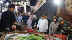 Kapolres Metro Bekasi Bersama Forkopimda Kab Bekasi Pantau Harga dan Stok Bahan Pokok di Pasar Tambun
