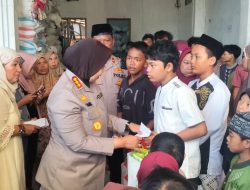 *Safari Katibmas dan Jum’at Berkah, Polres Metro Bekasi Bersama Hajah Ratu Salamah Bagikan 500 Paket Sembako Untuk Masyarakat dan Tokoh Lingkungan*