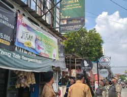 Kejar PAD, Puluhan Reklame Tidak Berizin Ditertibkan