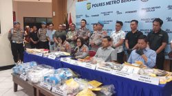 Polres Metro Bekasi Sita Ratusan Ribu Obat dan Amankan 60 Orang Tegas Perangi Obat Terlarang
