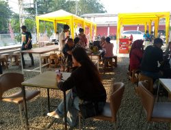 Cegah Berjualan di Trotoar, Ketua RW01 Ajak Pedagang Berdagang di Pusat Kuliner Pasar Teluk Buyung