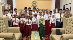 Ahmad Bin Olim Ajak Anak Yatim Desa Jatiwangi Kunjungi DPRD Kabupaten Bekasi