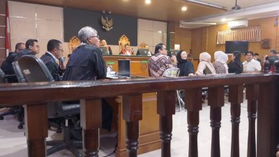 Istri H.M. Kunang Sebut Perhiasan Disita KPK Dibeli dari Hasil Limbah, Kuasa Hukum Desak Penyidik Dihadirkan di Sidang