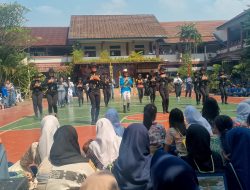 Upgrade Skill, MPLS SMAN 5 Bekasi Siswa Diperkenalkan Bahasa Isyarat