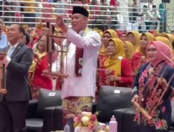 Puluhan Lansia Unjuk Kebolehan Fashion Show Lewat Kriyaan Lansia