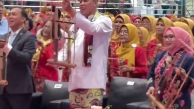 Puluhan Lansia Unjuk Kebolehan Fashion Show Lewat Kriyaan Lansia