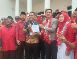 Ribuan Warga Antar Sumardi Daftar Pilkades Karangmukti Untuk Melanjutkan 2 Periode