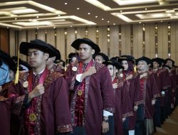 Cetak Tenaga Ahli, Bina Insani University Bekasi Luluskan 317 Mahasiswa
